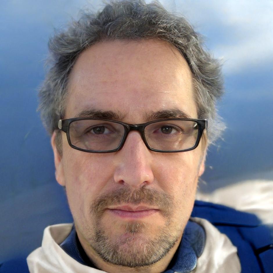 Retrato profesional de Andrés Quintana